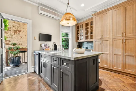 $2,499,000 | 22 West Hamilton Place, Jersey City, NJ 07302