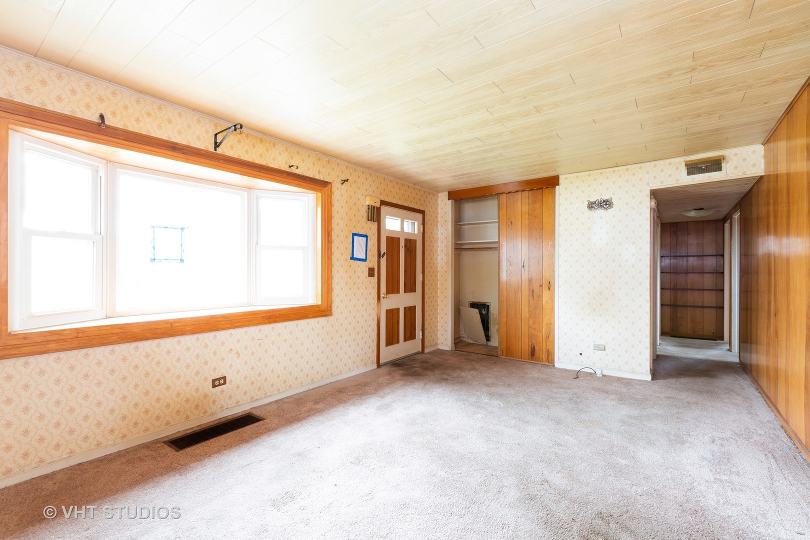 69 Golfview Road Lake Zurich, IL 60047 - Photo 3 of 10