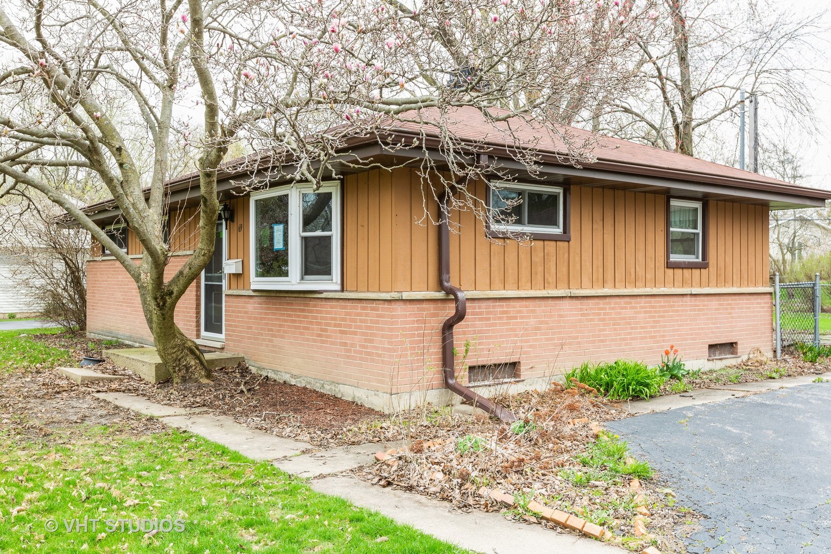 69 Golfview Road Lake Zurich, IL 60047 - Photo 8 of 10