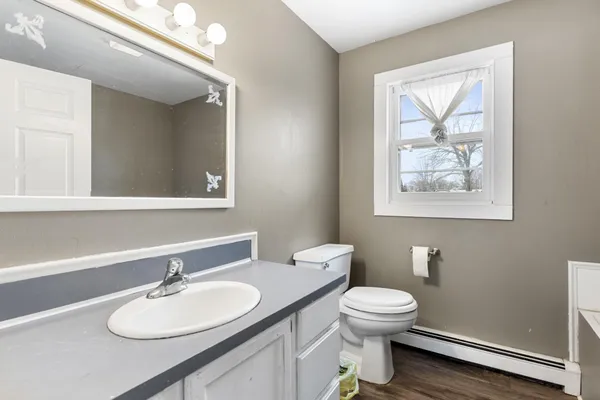 $184,900 | 110 Mill Street West, Winthrop, MN 55396
