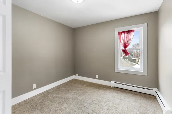 $184,900 | 110 Mill Street West, Winthrop, MN 55396