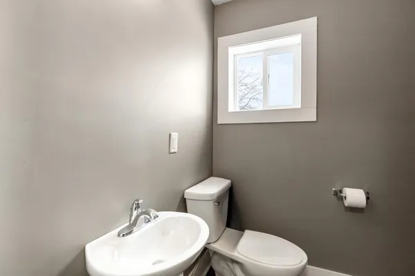 $184,900 | 110 Mill Street West, Winthrop, MN 55396