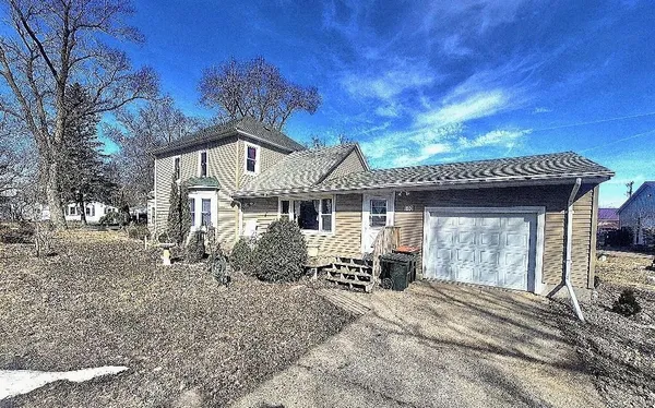 $184,900 | 110 Mill Street West, Winthrop, MN 55396