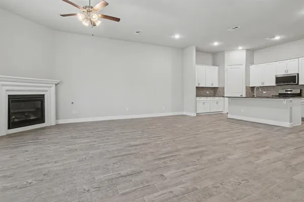 $2,550 | 209 Suma Drive, Euless, TX 76040