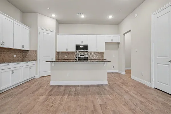 $2,550 | 209 Suma Drive, Euless, TX 76040