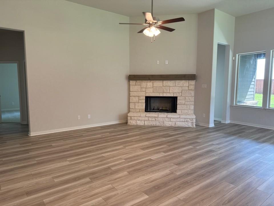 412 Guadalupe Lane Springtown, TX 76082 - Photo 5 of 9