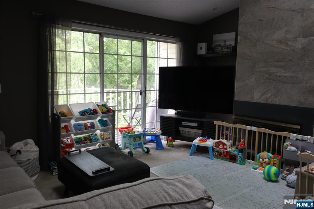 335 Linden Street Mahwah, NJ 07430 - Photo 3 of 15