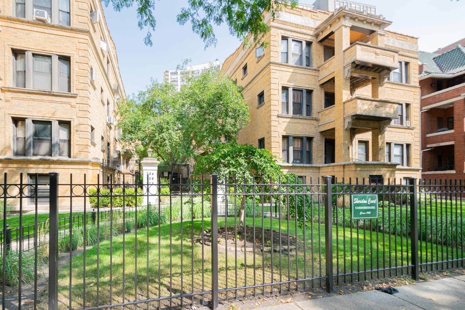 722 West Sheridan Road, Unit 3N Chicago, IL 60613 - Photo 1 of 14