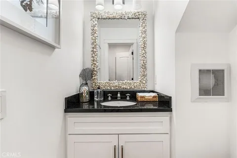 $5,195,000 | 320 Heliotrope Avenue, Corona del Mar, CA 92625