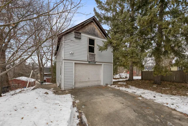 $419,900 | W61N669 North Mequon Avenue, Cedarburg, WI 53012