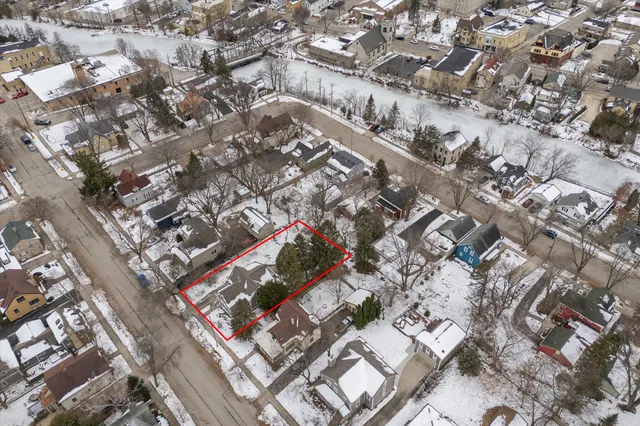 $419,900 | W61N669 North Mequon Avenue, Cedarburg, WI 53012