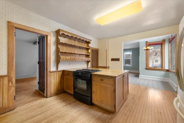 $419,900 | W61N669 North Mequon Avenue, Cedarburg, WI 53012