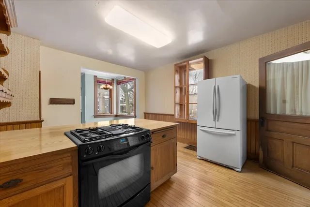 $419,900 | W61N669 North Mequon Avenue, Cedarburg, WI 53012