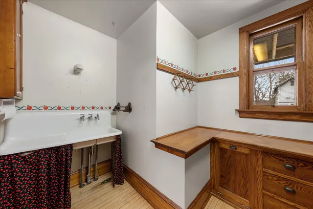 $419,900 | W61N669 North Mequon Avenue, Cedarburg, WI 53012