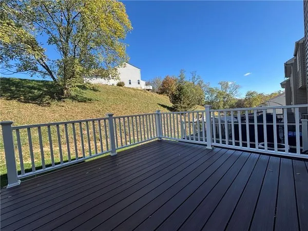 $329,000 | 2006 Overlook Court, Canonsburg, PA 15317