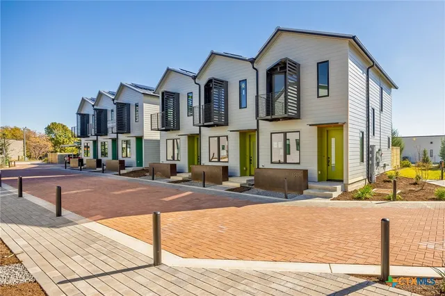 $299,900 | 102 Lively Lane, Unit B, San Marcos, TX 78666