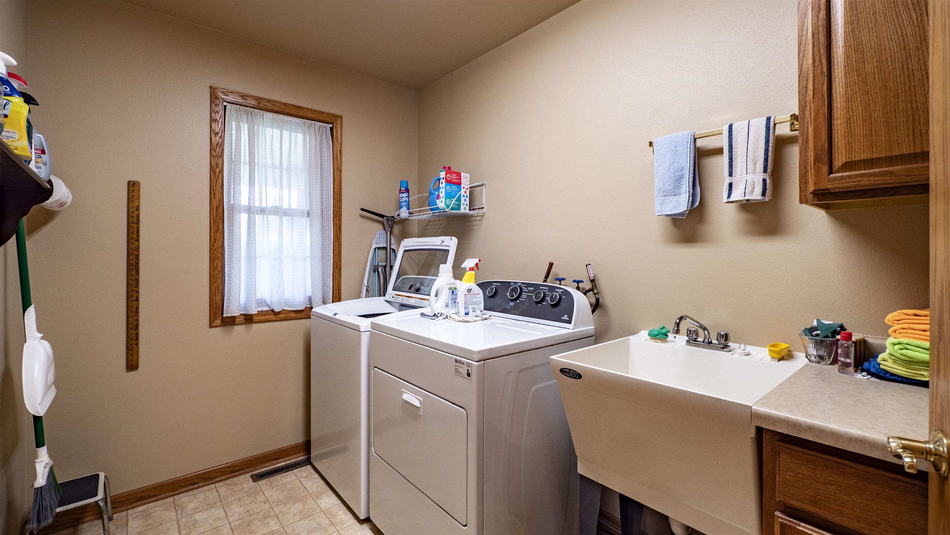 232 Prairie View Court Waupaca, WI 54981 - Photo 14 of 28