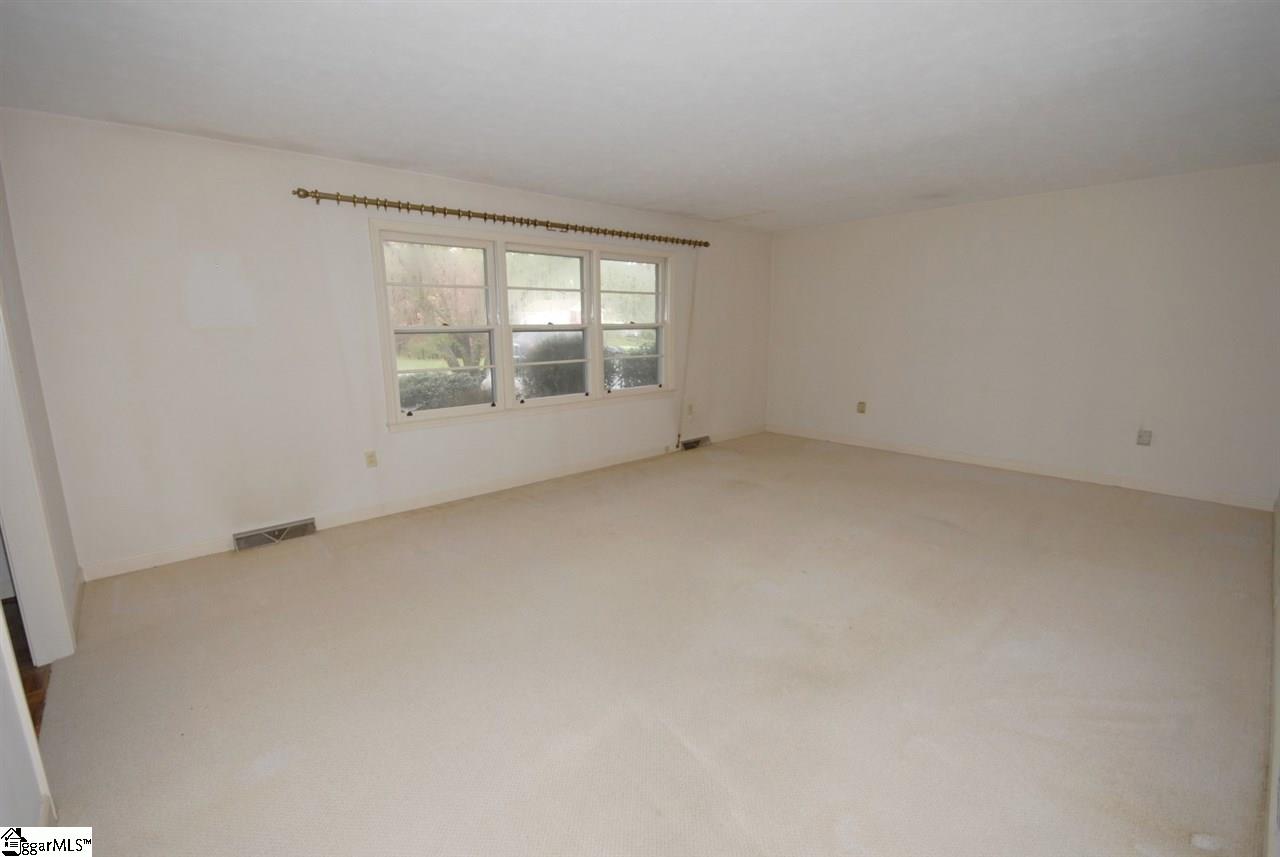 100 Maple Avenue Seneca, SC 29678 - Photo 3 of 32 Gallery Image 3