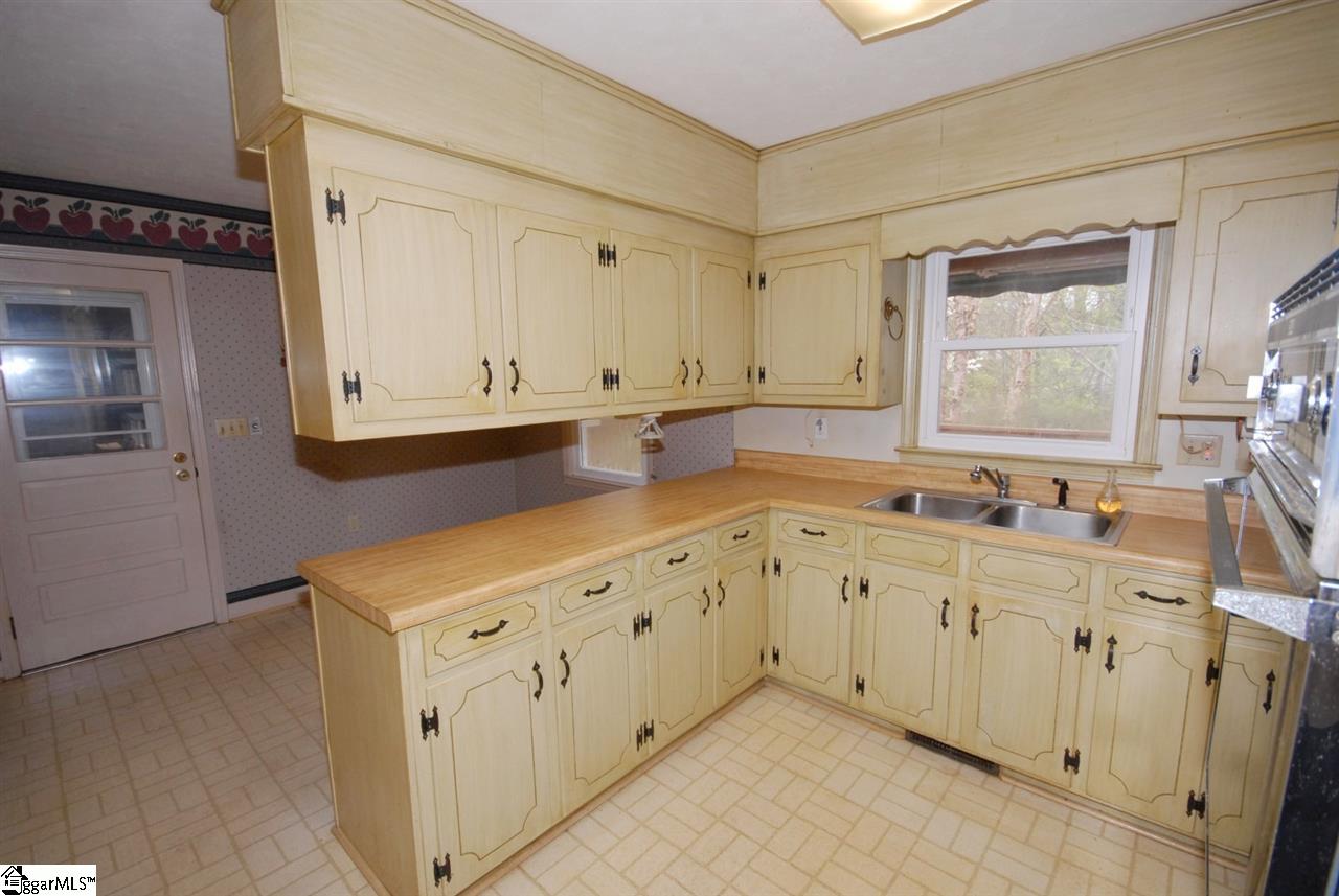 100 Maple Avenue Seneca, SC 29678 - Photo 9 of 32 Gallery Image 9