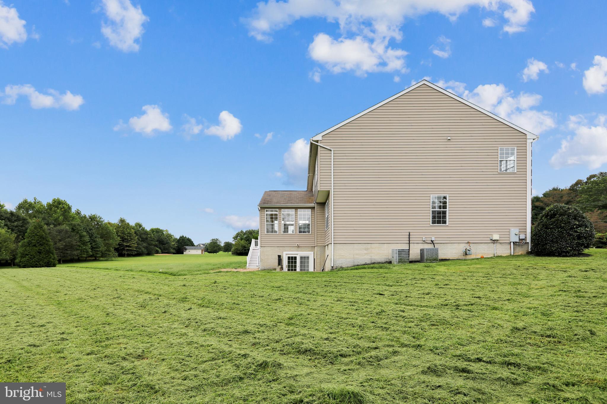 22401 Goshen School Road Laytonsville, MD 20882 - Photo 110 of 122 Side Elevation