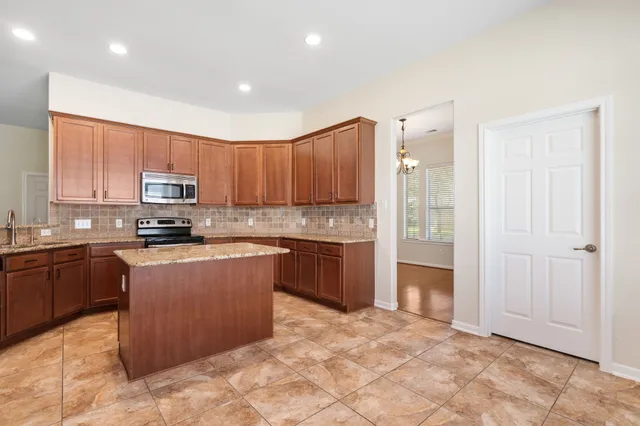 $320,000 | 20706 Oakhurst Creek Drive, Porter, TX 77365