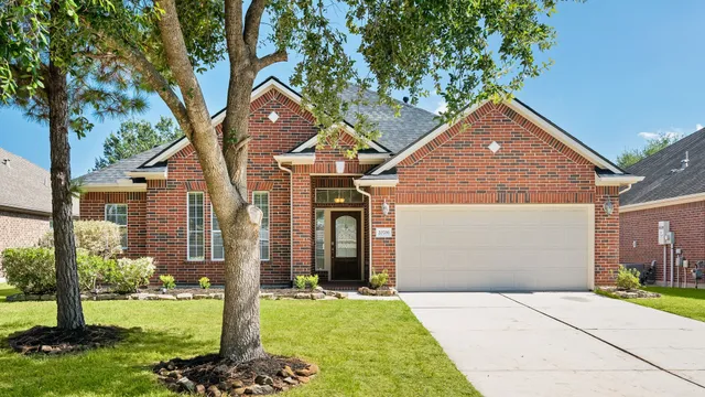 $320,000 | 20706 Oakhurst Creek Drive, Porter, TX 77365