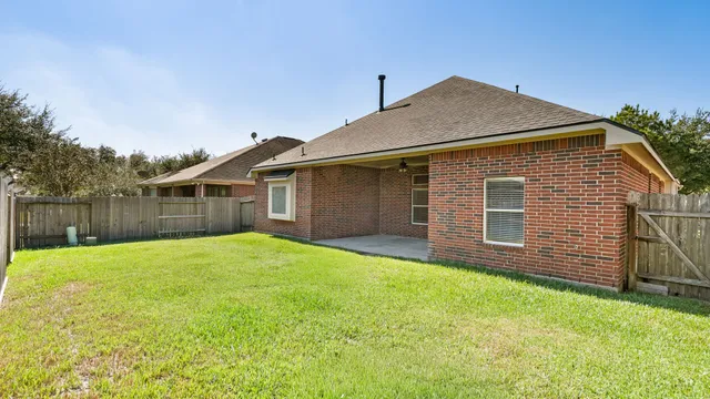 $320,000 | 20706 Oakhurst Creek Drive, Porter, TX 77365