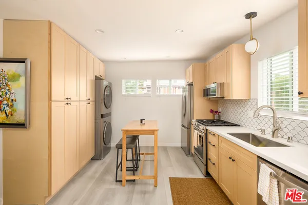 $1,599,000 | 5120 Willowcrest Avenue, North Hollywood, CA 91601