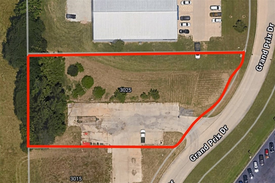 3025 Grand Prix Drive Decatur, IL 62526 - Photo 1 of 1