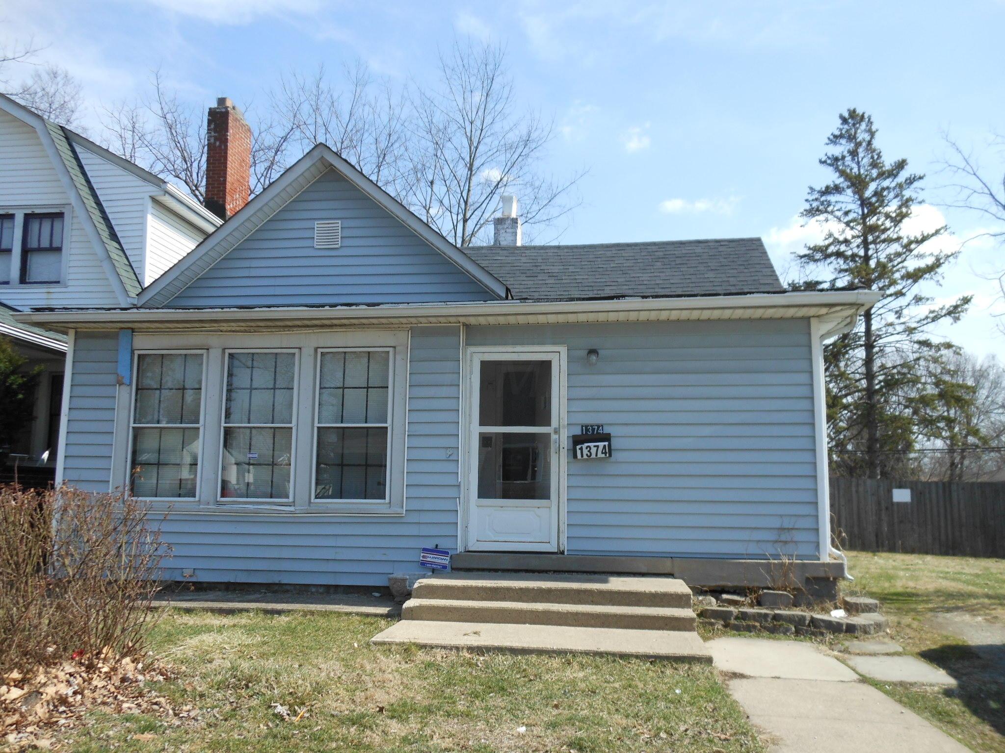1374 Lockbourne Road Columbus, OH 43206 - Photo 1 of 10