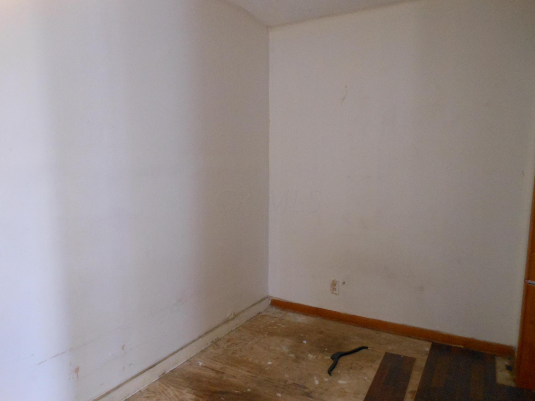 1374 Lockbourne Road Columbus, OH 43206 - Photo 7 of 10