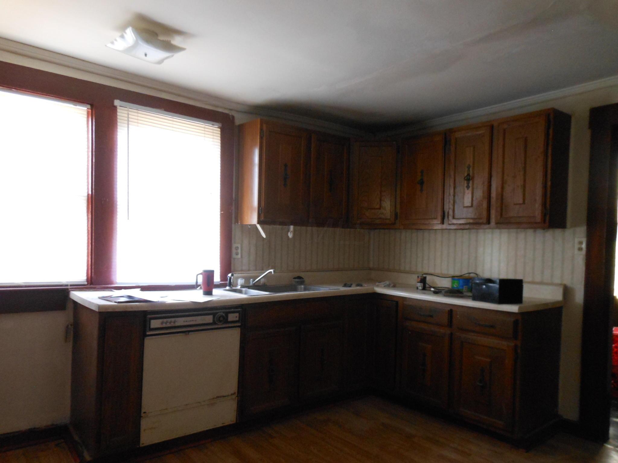1374 Lockbourne Road Columbus, OH 43206 - Photo 8 of 10