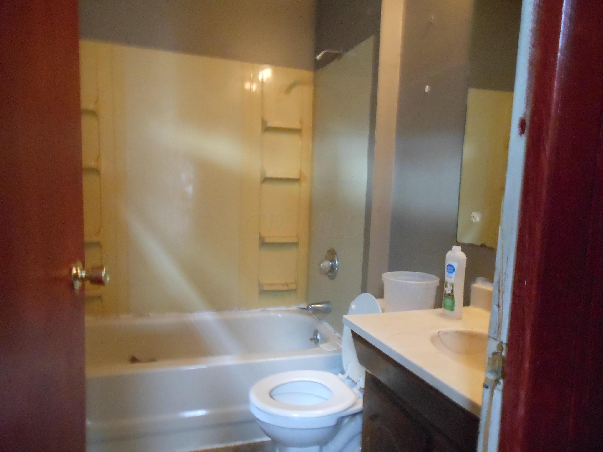 1374 Lockbourne Road Columbus, OH 43206 - Photo 10 of 10