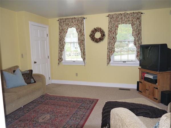 68 Acushnet Road Mattapoisett, MA 02739 - Photo 16 of 20 Gallery Image 16
