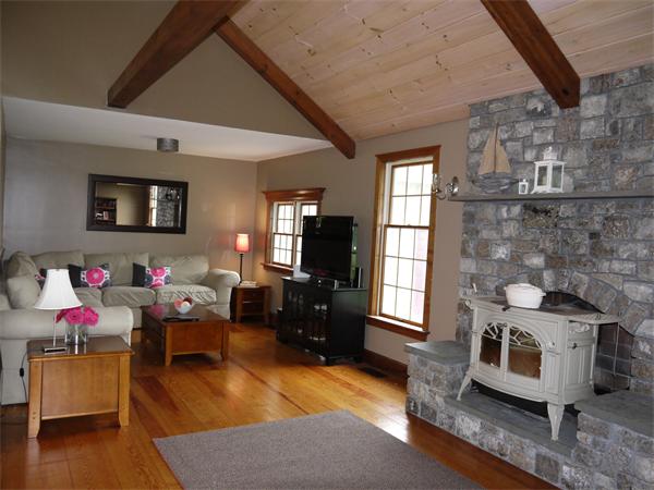 68 Acushnet Road Mattapoisett, MA 02739 - Photo 5 of 20 Gallery Image 5