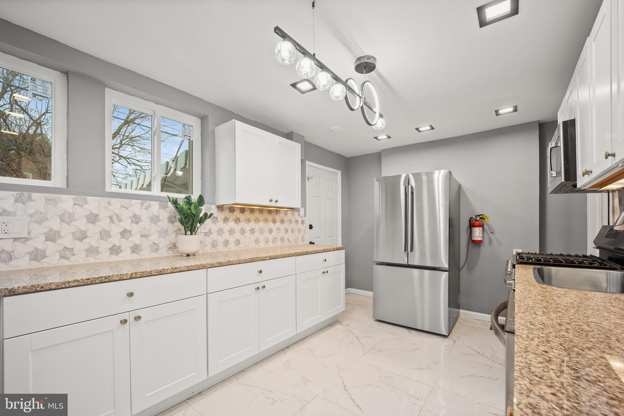 1072 Ironside Road Camden, NJ 08104 - Photo 7 of 18