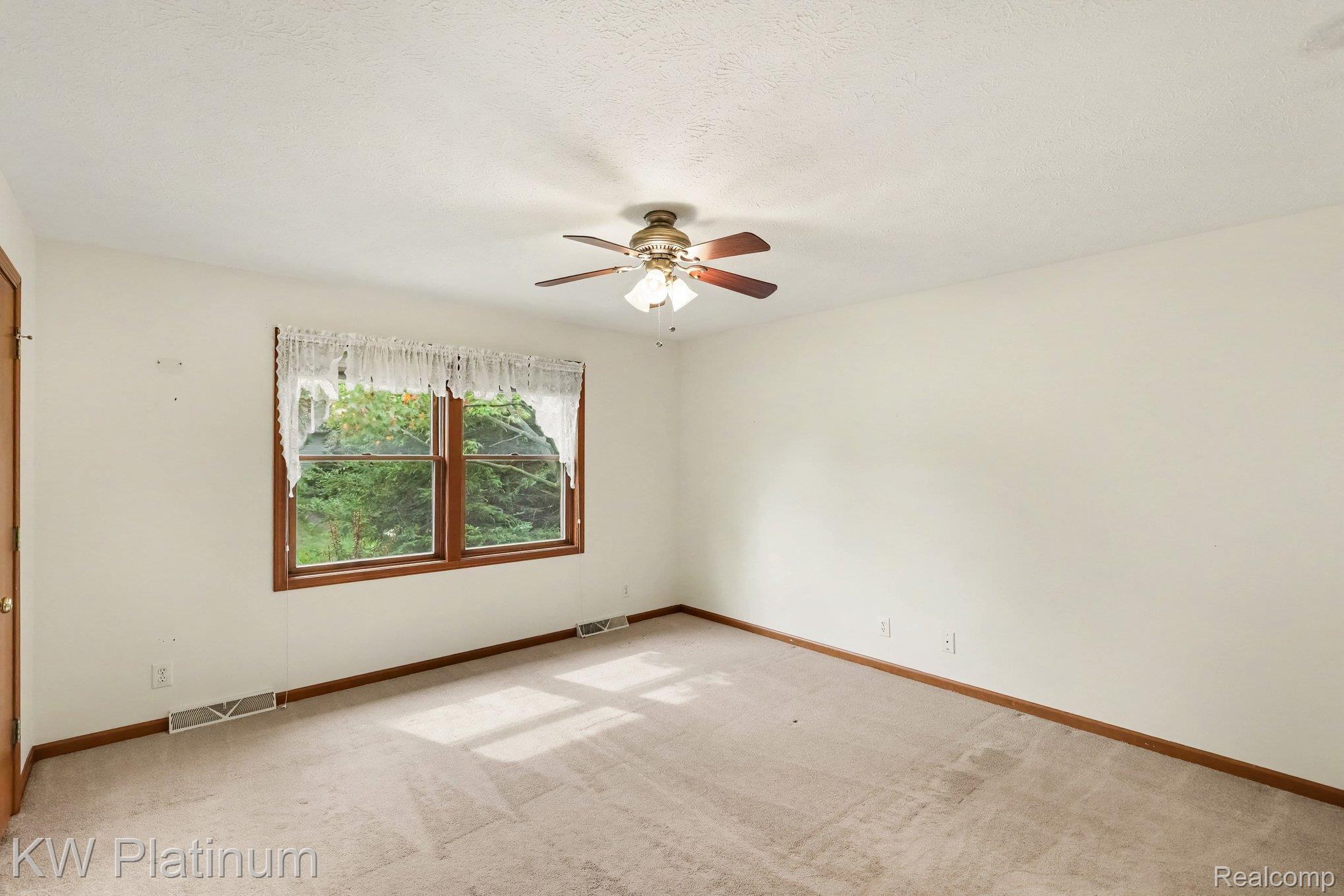 3930 River Road, Unit 20 East China, MI 48054 - Photo 14 of 26 014_file_7933.jpg