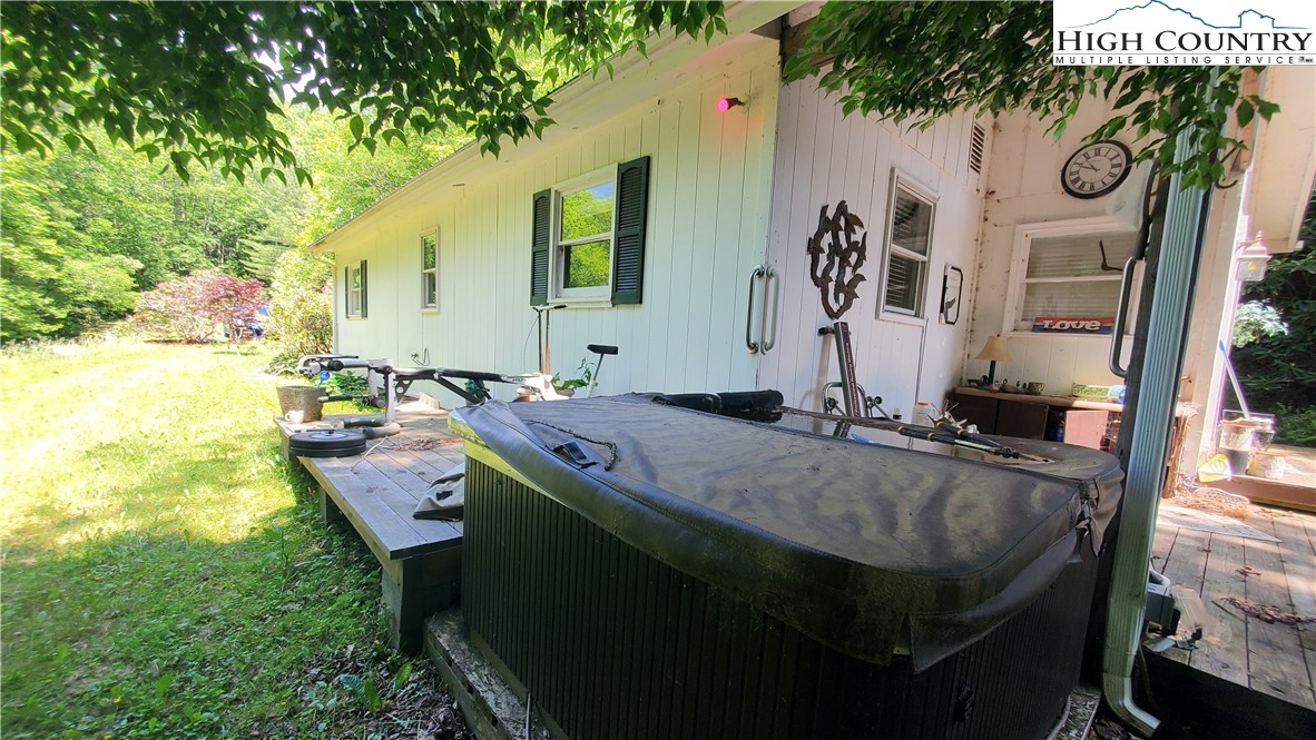 72 Rhoneys View Road Newland, NC 28657 - Photo 3 of 29 Gallery Image 3