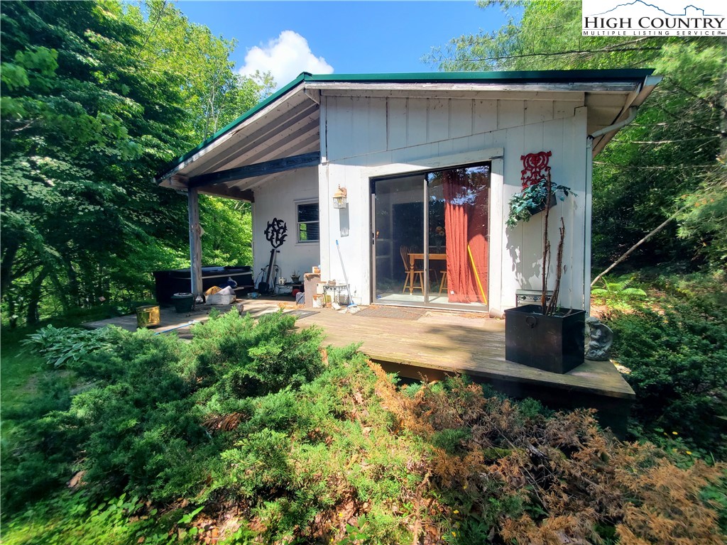 72 Rhoneys View Road Newland, NC 28657 - Photo 4 of 29 Gallery Image 4