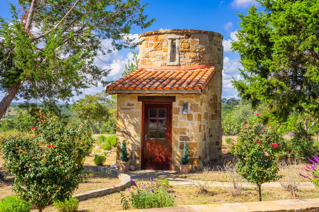 250 Hidden Hills Ranch Road East Kerrville, TX 78028 - Photo 87 of 107