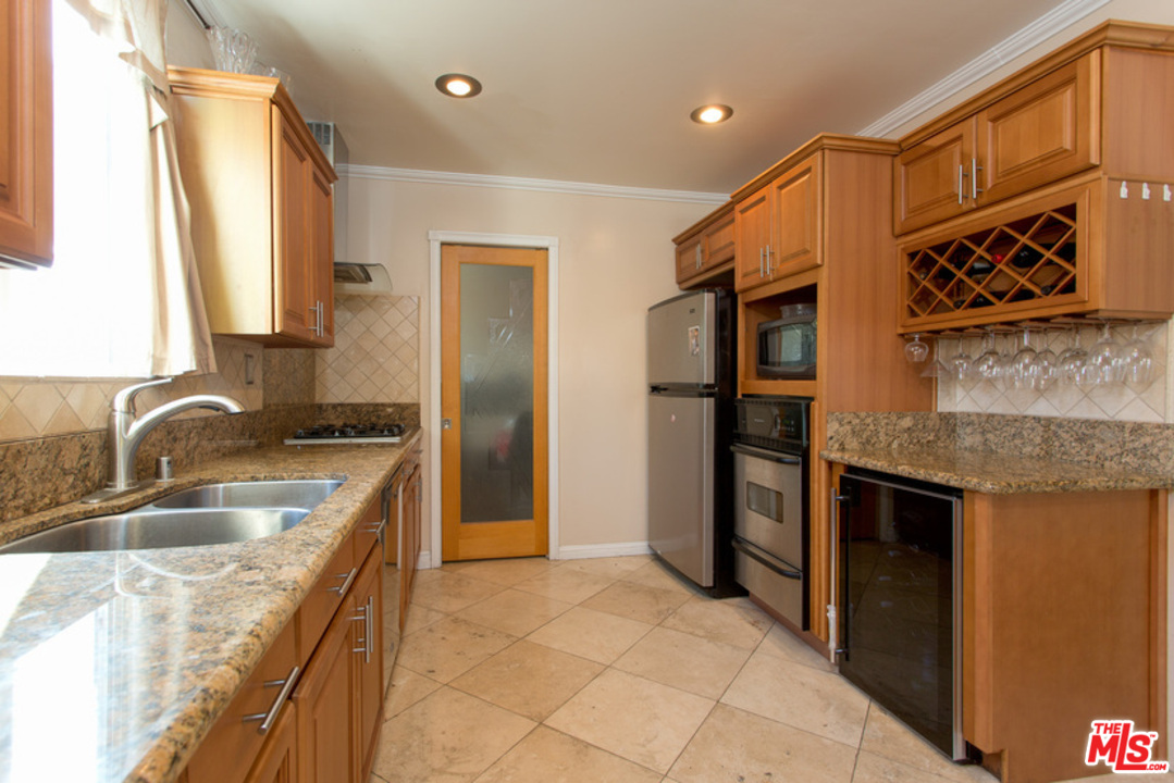 3910 Virginia Road Los Angeles, CA 90008 - Photo 13 of 29 Gallery Image 13