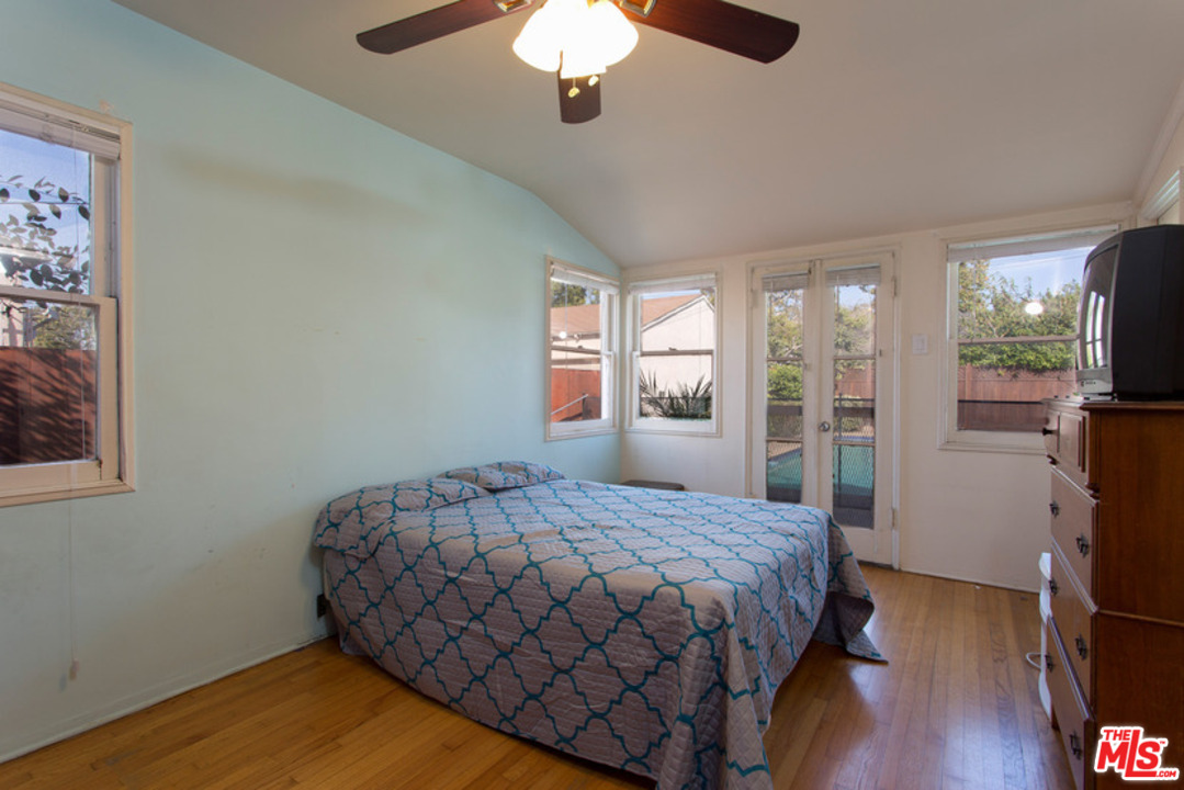 3910 Virginia Road Los Angeles, CA 90008 - Photo 17 of 29 Gallery Image 17