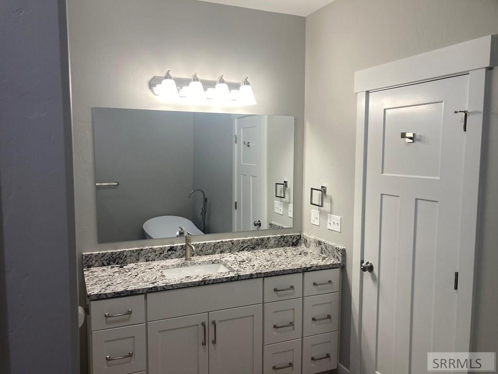 1020 Harris Loop Blackfoot, ID 83221 - Photo 11 of 25 Master Vanity