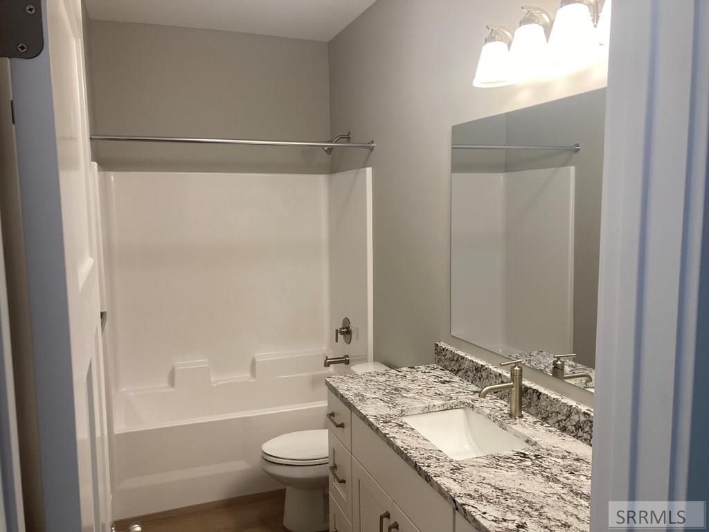 1020 Harris Loop Blackfoot, ID 83221 - Photo 15 of 25 Hall Bathroom 1st Floor