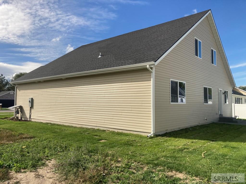 1020 Harris Loop Blackfoot, ID 83221 - Photo 3 of 25