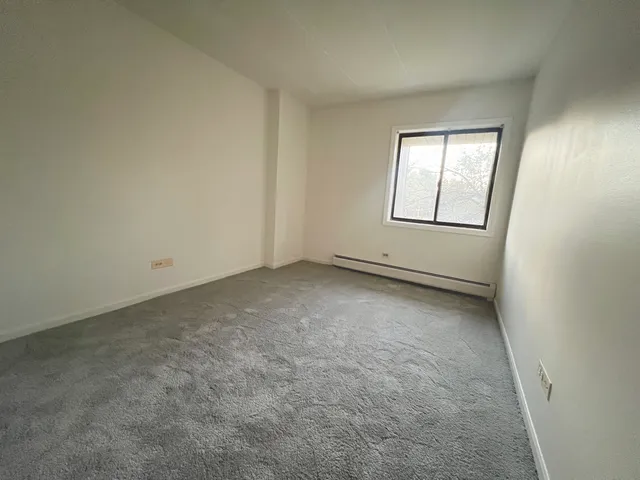 $1,950 | 228 East Bailey Road, Unit H, Naperville, IL 60565