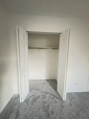 $1,950 | 228 East Bailey Road, Unit H, Naperville, IL 60565