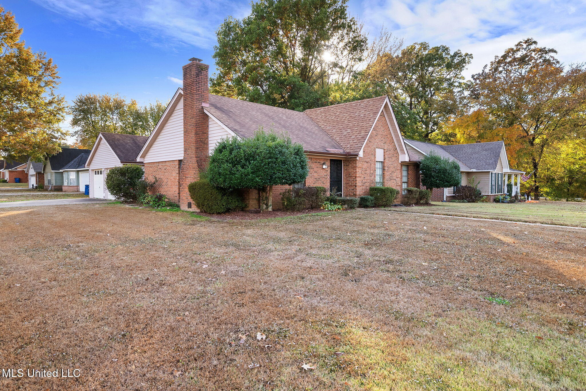 10023 Goodman Road Olive Branch, MS 38654 - Photo 3 of 20 3-web-or-mls-10023 Goodman Rd-02