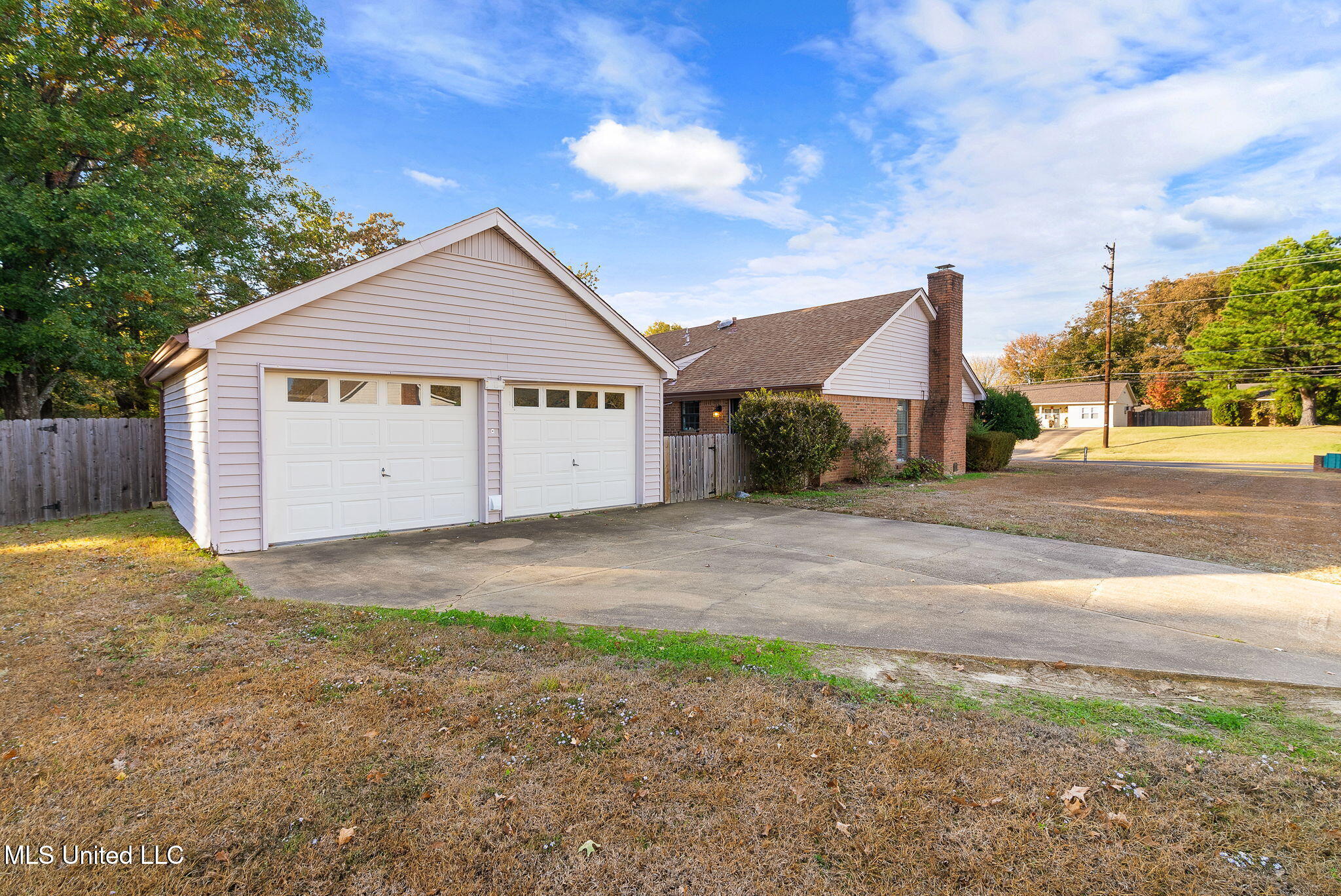 10023 Goodman Road Olive Branch, MS 38654 - Photo 5 of 20 5-web-or-mls-10023 Goodman Rd-04