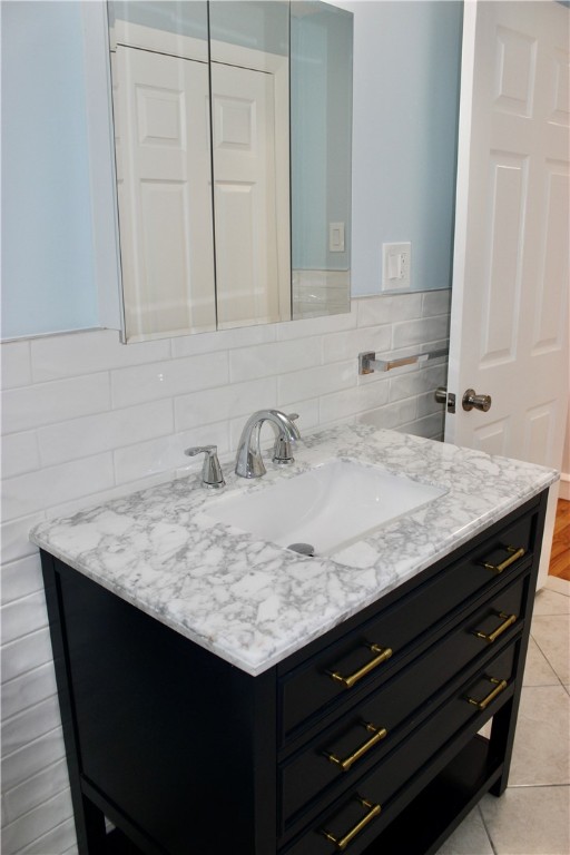 11 Manning Court Coventry, RI 02816 - Photo 12 of 43 1st fl bathroom